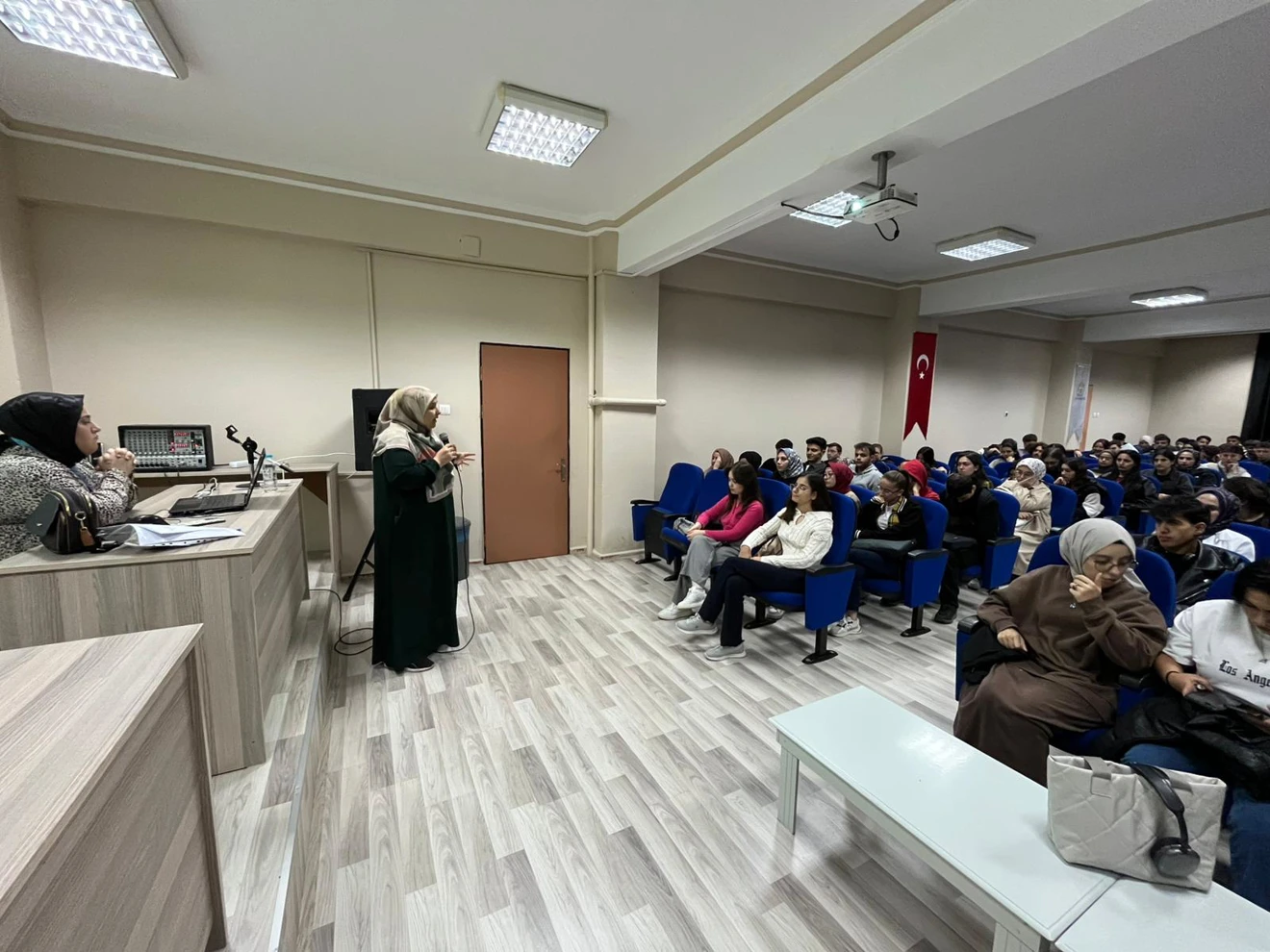 Bozkır Toplum Sağlığı Merkezi Doktorları "Ruh sağlığı ve Meme Kanseri" Eğitimi Verdi